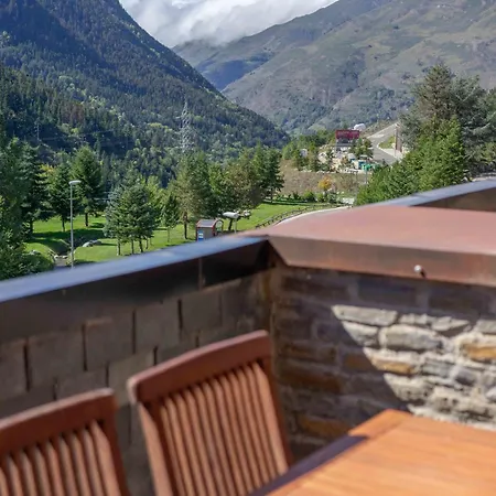 Mows Snow Pie De Pista En Baqueira Beret Apartment *